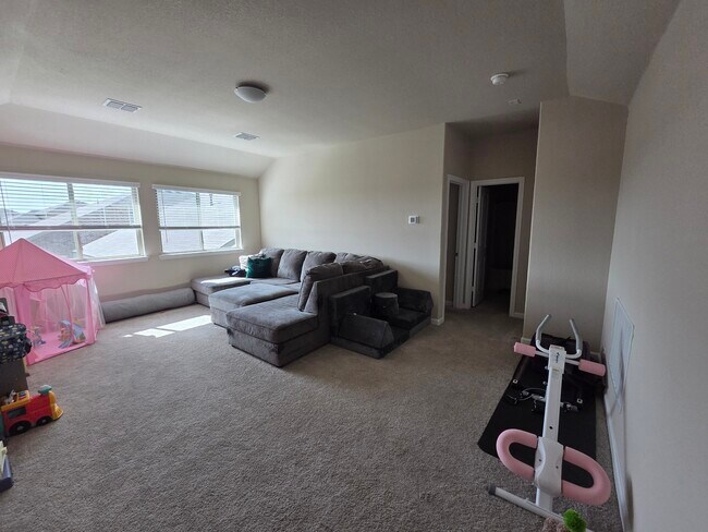 Photo - 1105 Goldenrod Dr