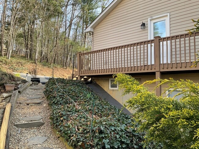 Photo - 10 Hillsboro Dr