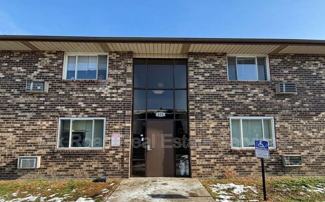 Building Photo - 416 Bellbrook Ave