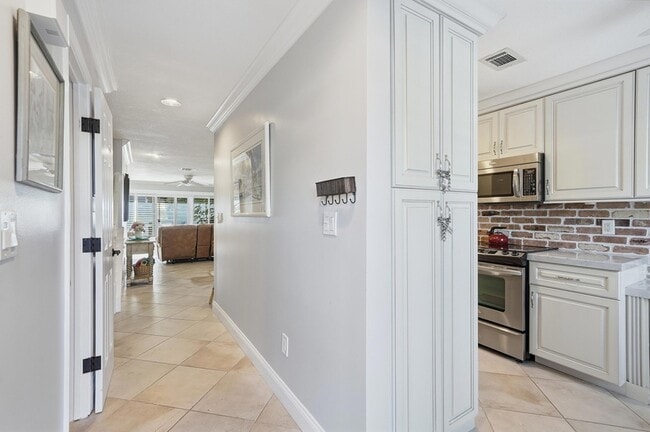 Photo - 842 SE 19th Ave Unit 102