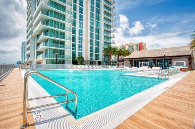 Photo - 330 Sunny Isles Blvd Unit 5-2002