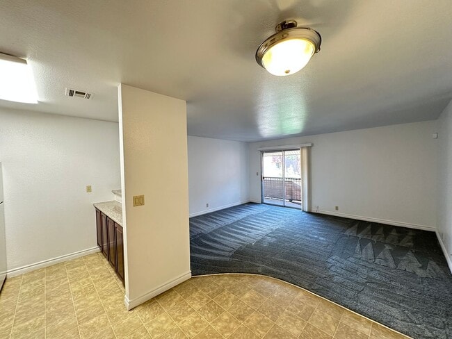 4340 Sandy River Dr