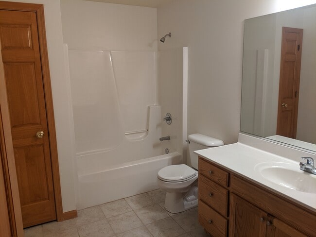Baño principal - 1180 Cornell Dr