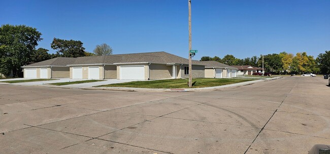 Photo - 2 bedroom, 1 bathroom apartment with 2 car attached garage Unidad Apartment C