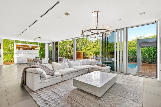 Photo - 201 Palm Ave