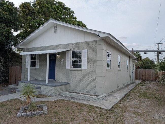 Building Photo - 1316 Holmes Ave Rental