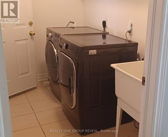 Photo - 107 Dooley Crescent