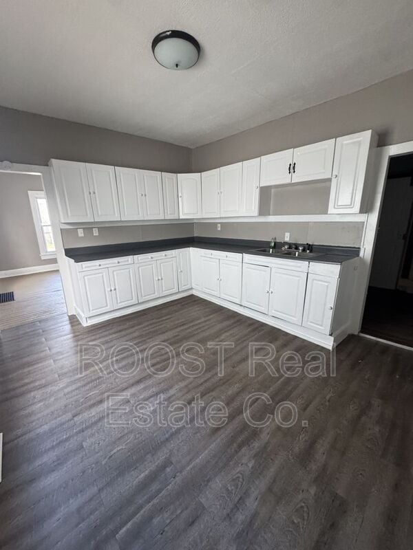 Photo - 1027 W Pleasant St