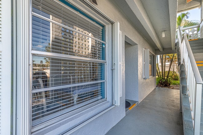 Photo - 2920 SW 15th St Unit 104