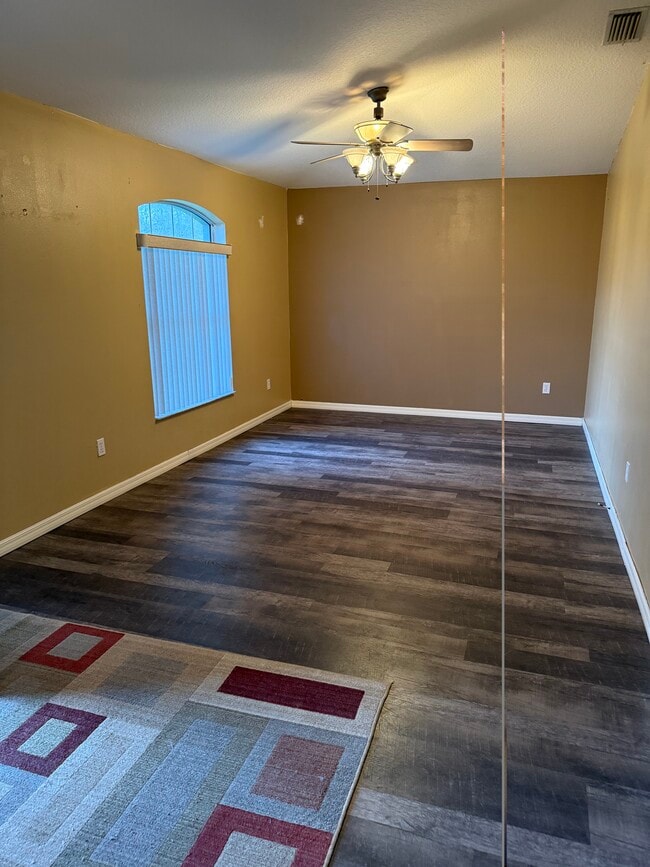 Photo - 49 Hemlock Trce