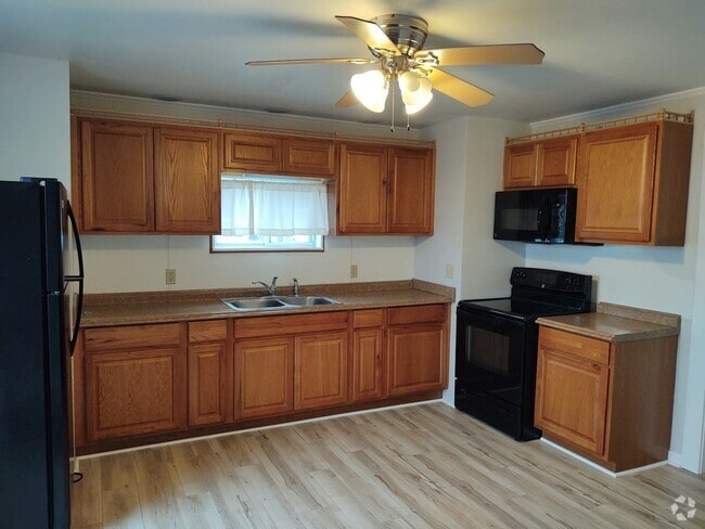 Building Photo - 5155 E Main Street Rd Rental