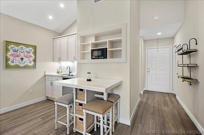 11863 Wimbledon Cir Unit 543