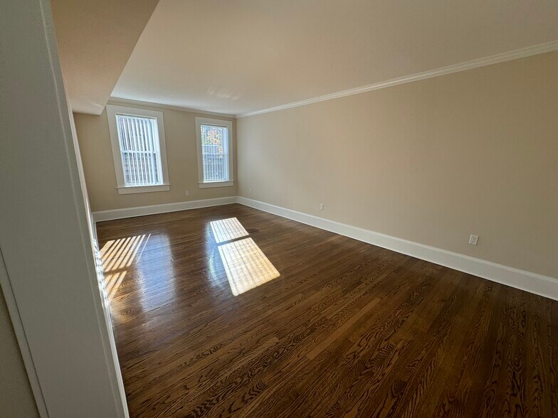 20 Short St