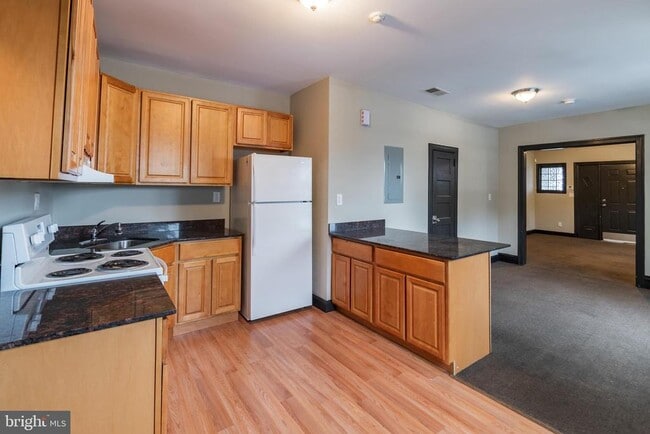 Photo - 5700 N 20th St