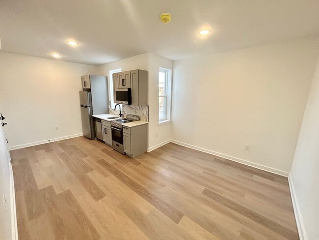 Photo - 2725 W Girard Ave Unidad 3F