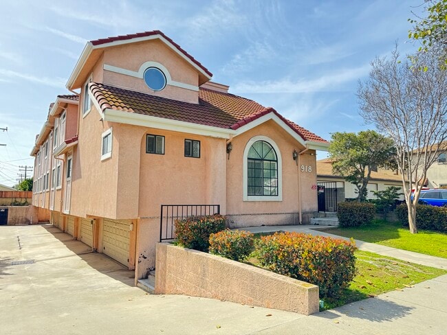 Building Photo - 918 W San Marino Ave Unit E