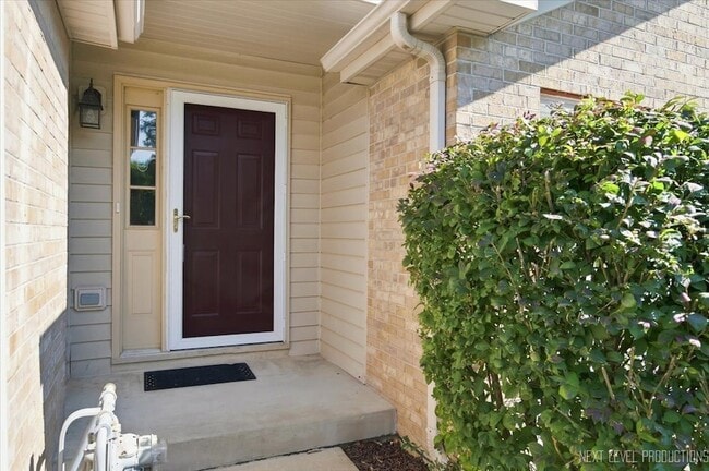 306 E Conley Dr