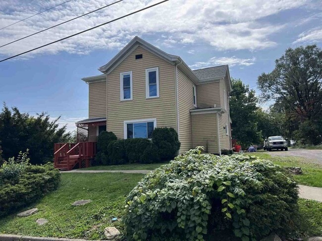 Photo - 1617 W 9th St