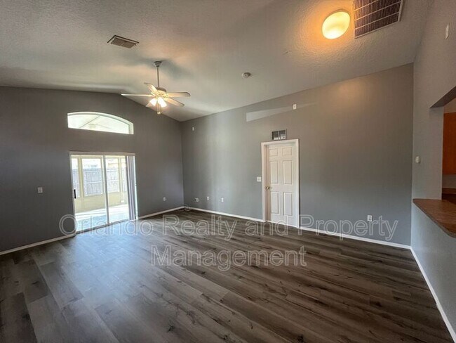 Photo - 2304 Hickory Pine St