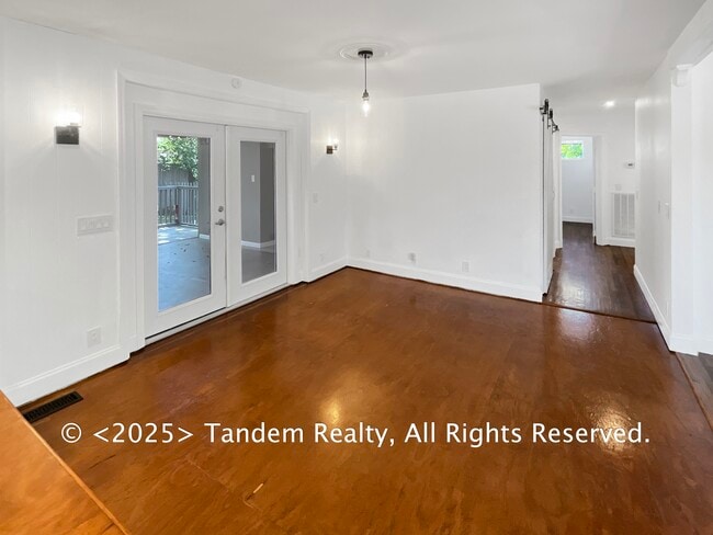 Photo - 633 Lane Dr