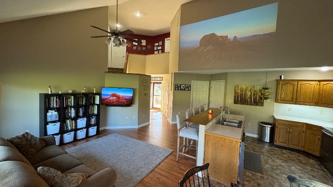 105 Buckingham Dr