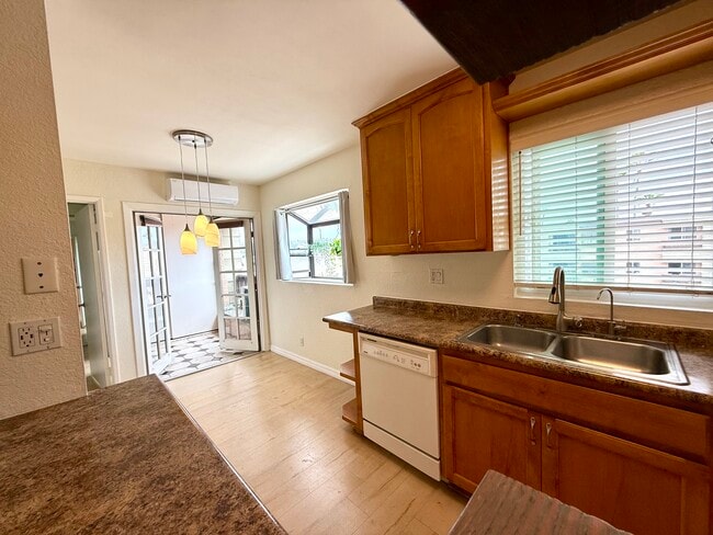Building Photo - 3142 Midway Dr Unit 305 Rental