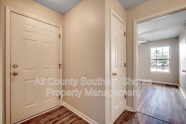 Photo - 1192 River Oaks Dr