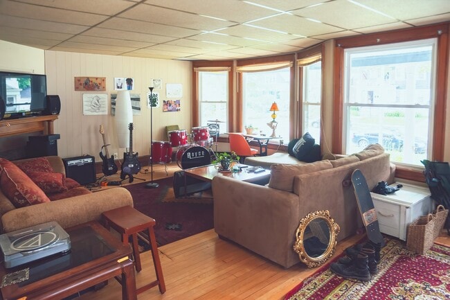 Photo - 2837 N Frederick Ave Unit 2835