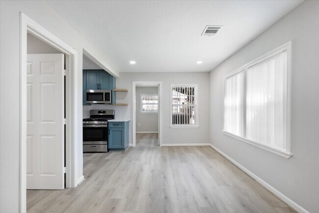 234 W 27th St