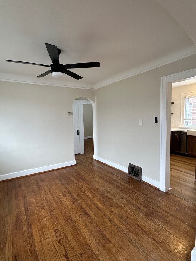 Dining Room - 240 E Marshall St