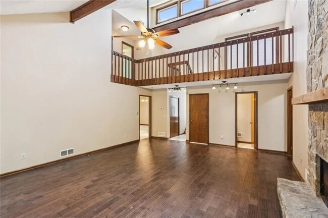 Photo - 1616 Maple Ridge Dr