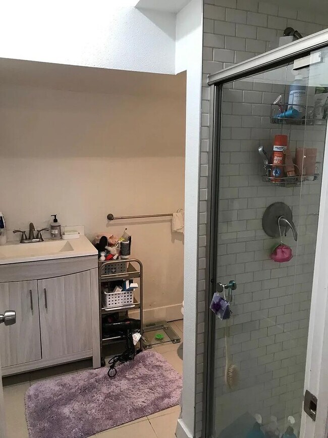 Photo - 648 University Ave Unidad 1