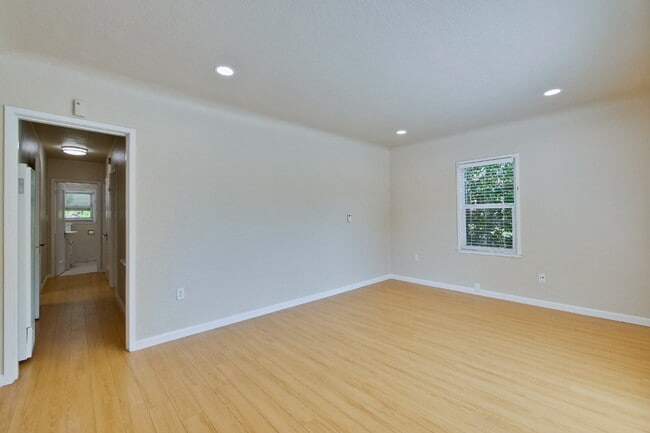 Photo - Bright, Clean and Cozy 2BR, 1BA Single Fam...