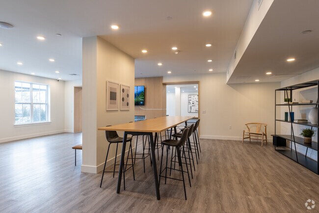 Lounge/Conference Room