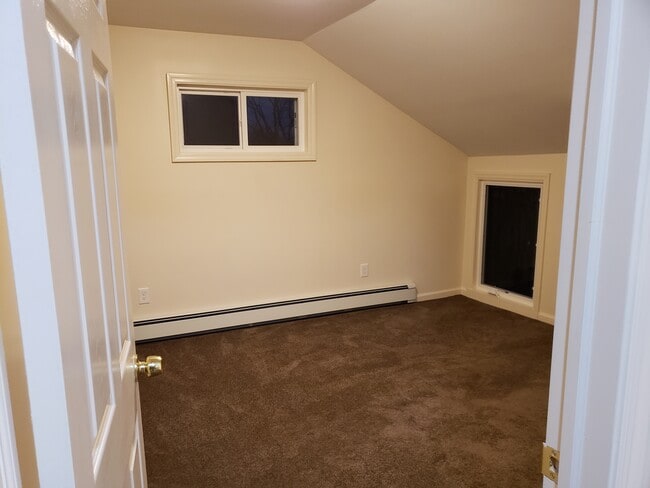 Bedroom 2 - 7 Broad St Unit 3