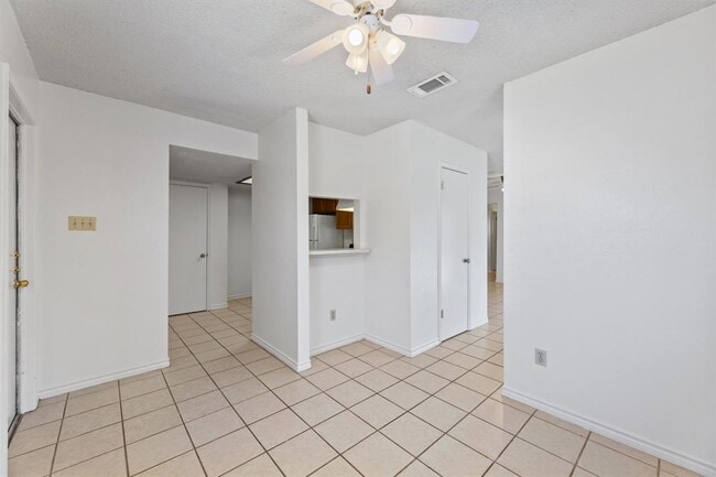 Photo - 2615 Gwendolyn Ln