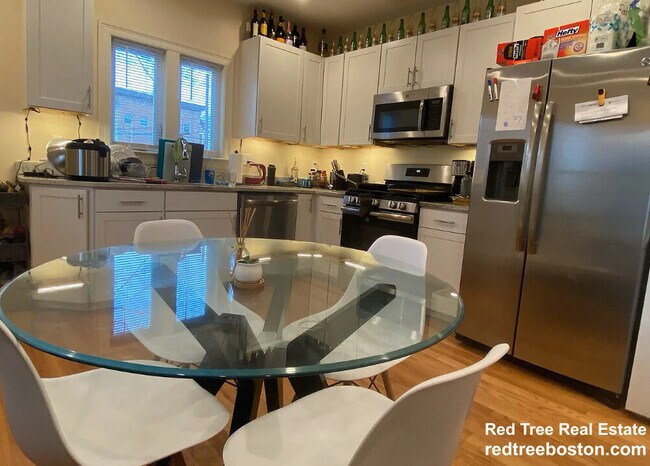 Building Photo - 3 Griggs Pl Unit 6-Bed 3-bath Allston Rental