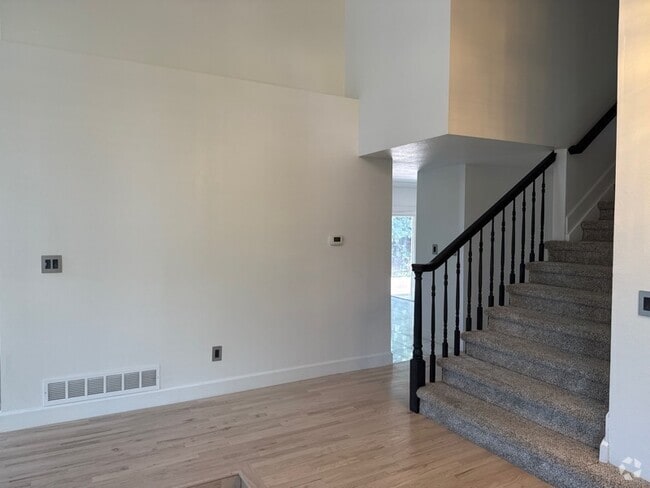 Building Photo - 3312 S Tulare Cir Rental