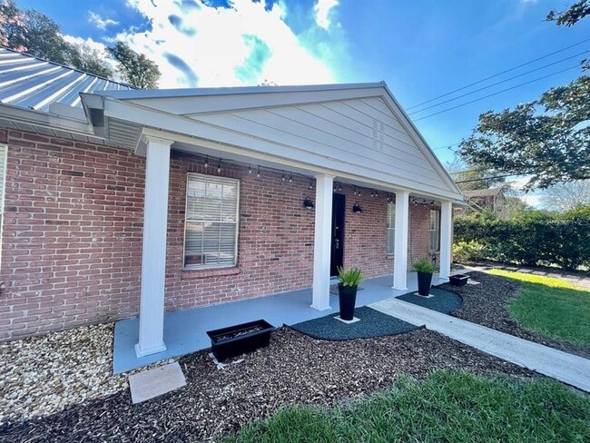 Photo - 1201 E Flora St