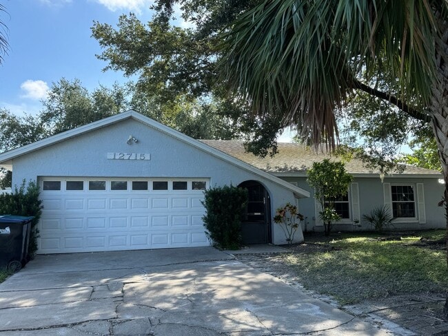 Building Photo - Meadow Woods Pool Home