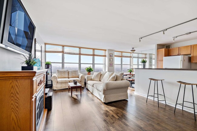 Building Photo - 655 W Irving Park Rd Unit 4103 Rental