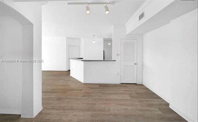 Photo - 9172 Collins Ave Unidad 9172 Collins Ave appt 212