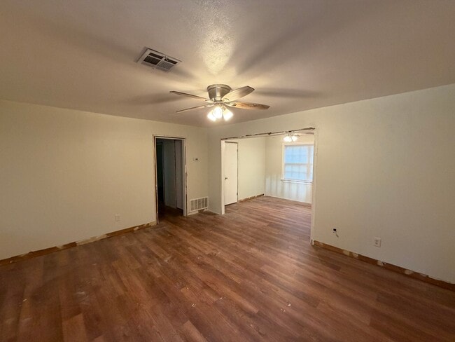 Photo - 620 SW 50th St