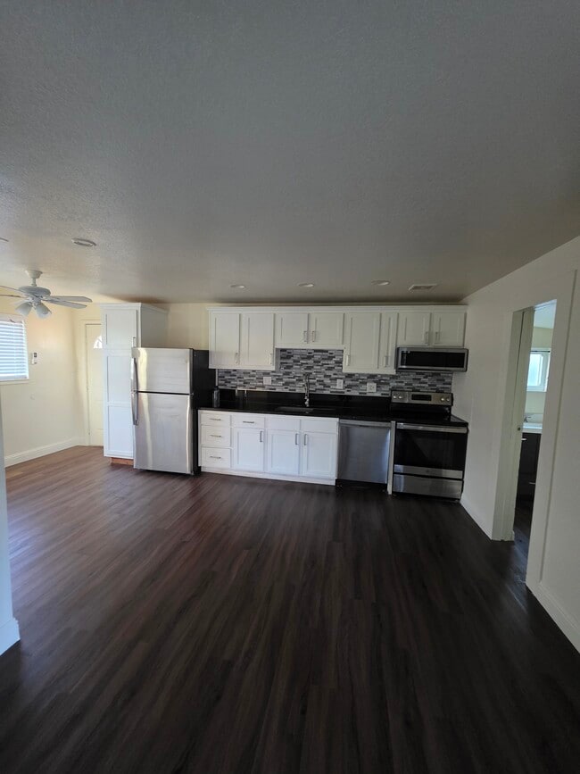 Photo - 1203 Floyd Ave Unit B