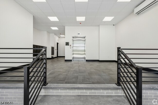 448 S Orange Ave Unit 203