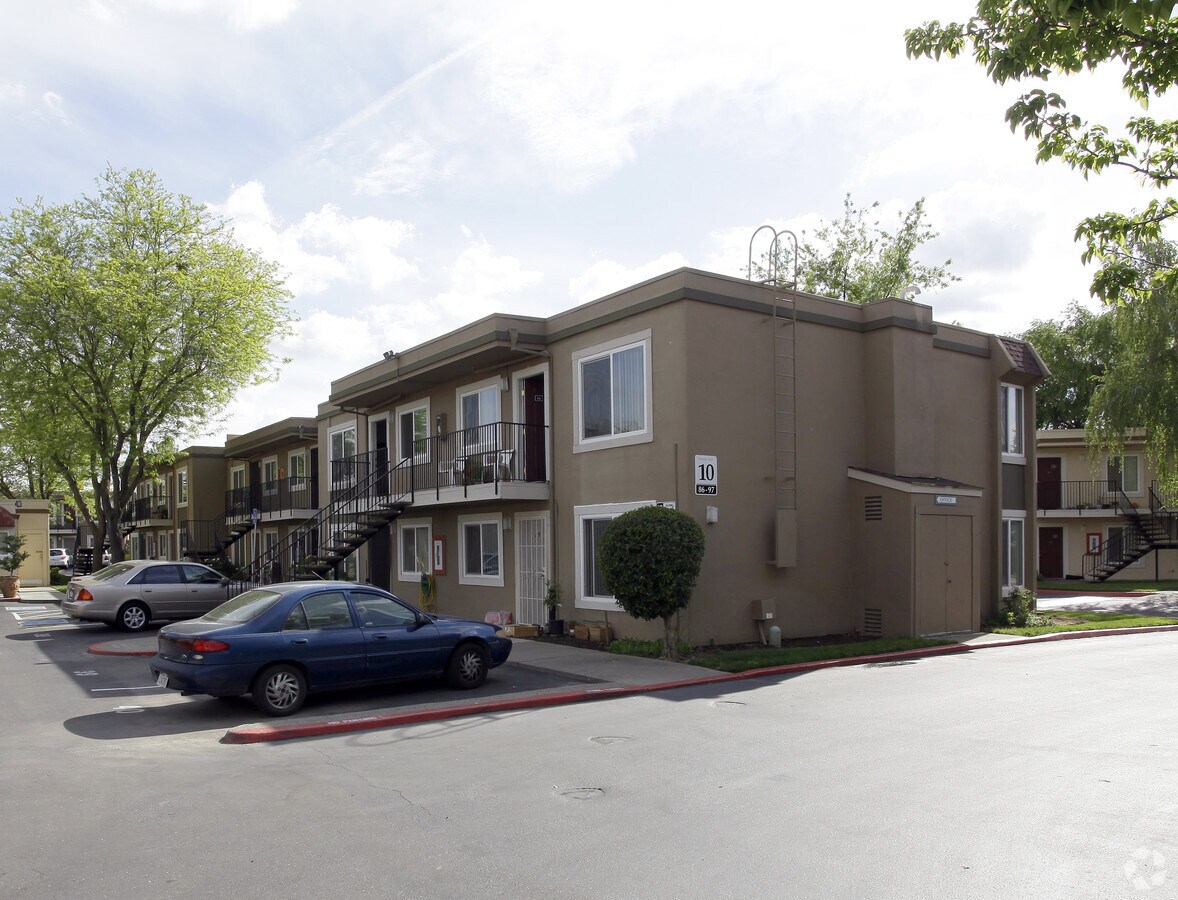Photo - Rosswood Manor Apartments
