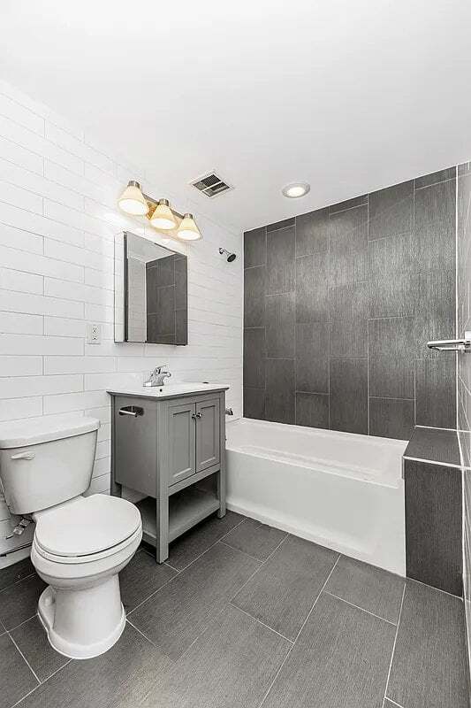 Photo - 97 Grand Ave Unidad 6B