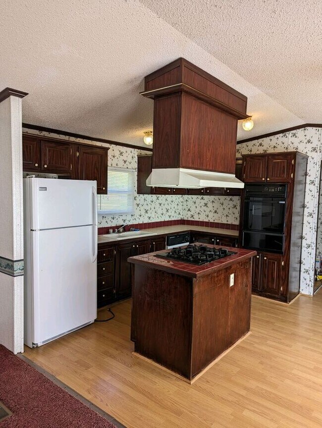 3/2 Manufactured Home Open Floor plan, lar... House Rental in Elmore