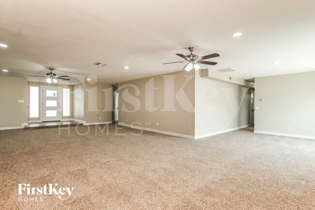 8038 W Windrose Dr