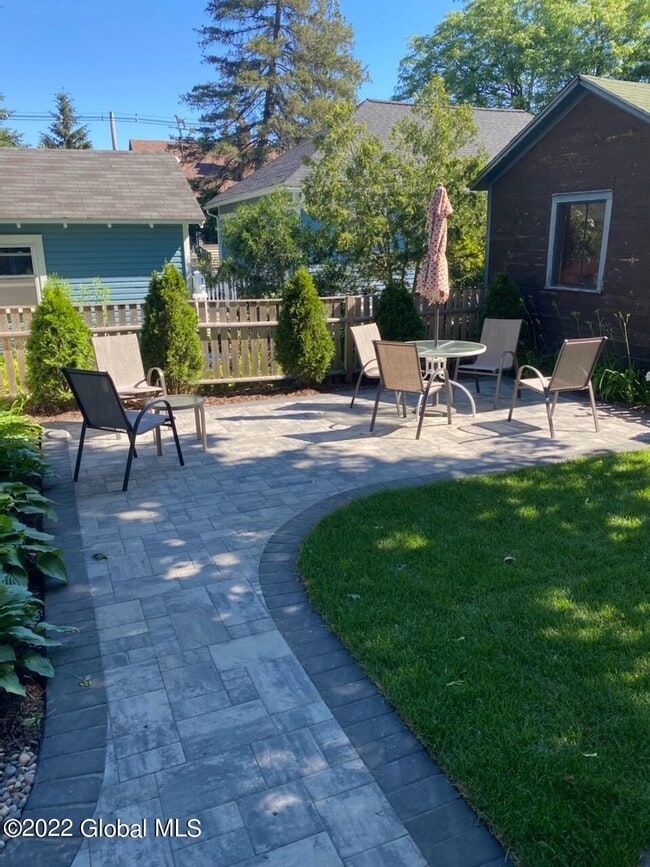 Photo - 201 Lake Ave